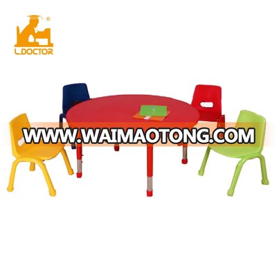 Wooden round kids table and chair set for kindergarten